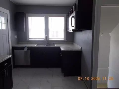 Kitchen - 760 Washington, Monroe, MI 48161 photo 1 of 3