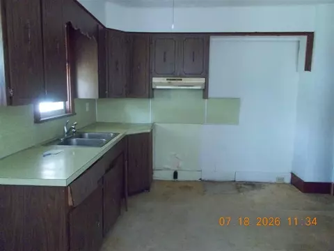 Kitchen - 760 Washington, Monroe, MI 48161 photo 3 of 3