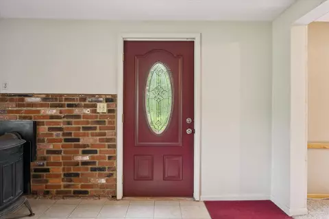Entry Way - 3650 Hogback, Fowlerville, MI 48836 photo 10 of 14