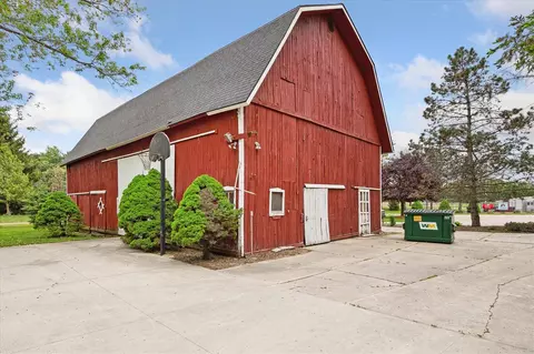 Exterior - 3650 Hogback, Fowlerville, MI 48836 photo 24 of 29