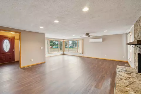 Living - 3650 Hogback, Fowlerville, MI 48836 photo 6 of 9