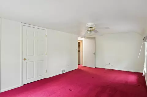 Bedroom - 3650 Hogback, Fowlerville, MI 48836 photo 4 of 8