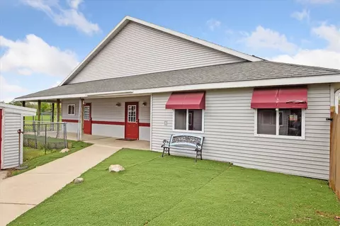 Exterior - 3650 Hogback, Fowlerville, MI 48836 photo 4 of 29