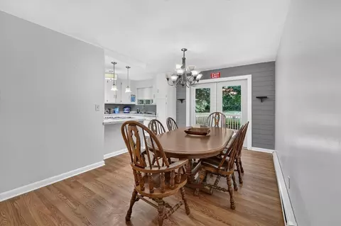 Dining - 6720 Horton, Jackson, MI 49201 photo 2 of 4