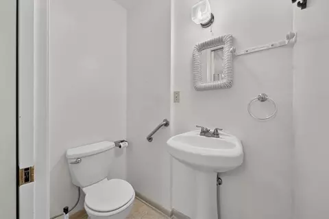 Bath - 6720 Horton, Jackson, MI 49201 photo 1 of 3