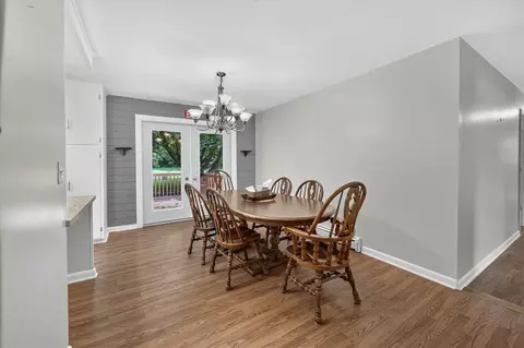 Dining - 6720 Horton, Jackson, MI 49201 photo 4 of 4