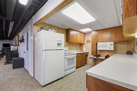 Kitchen - 7373 Dell, Saline, MI 48176 photo 5 of 5