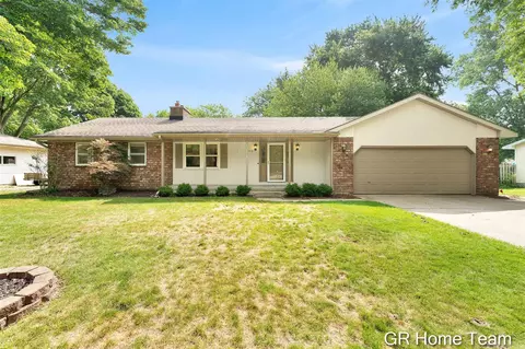 4542 Terry, Kentwood, MI 49512