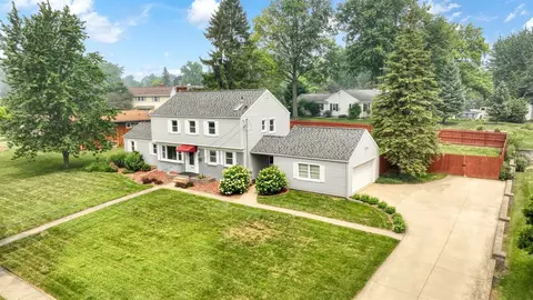 View/Area - 1058 Orchard, Adrian, MI 49221 photo 2 of 10