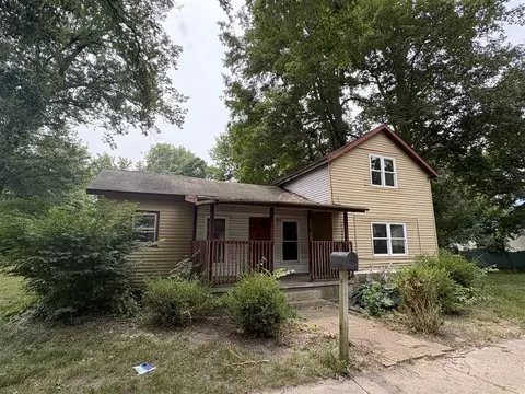 212 W South, Hartford, MI 49057