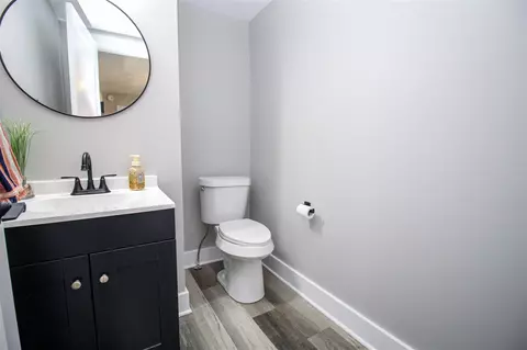 Bath - 422 Maple, Three Rivers, MI 49093 photo 4 of 6