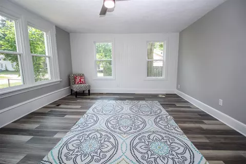 Living - 422 Maple, Three Rivers, MI 49093 photo 2 of 4