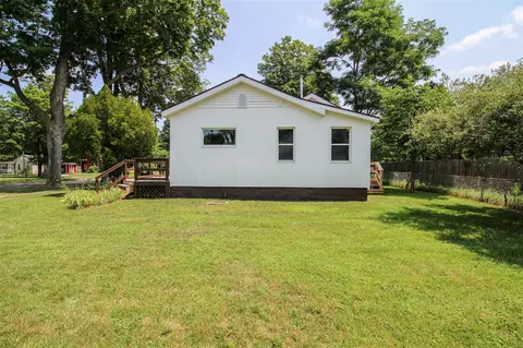 Exterior - 422 Maple, Three Rivers, MI 49093 photo 8 of 13