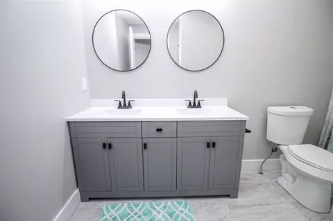 Bath - 422 Maple, Three Rivers, MI 49093 photo 3 of 6