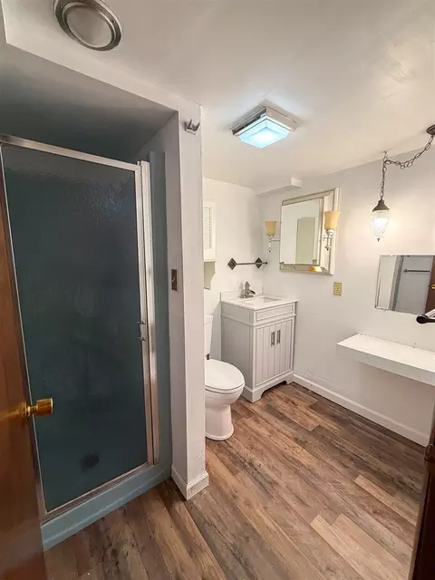 Bath - 114 E Southeastern, Galien, MI 49113 photo 3 of 3