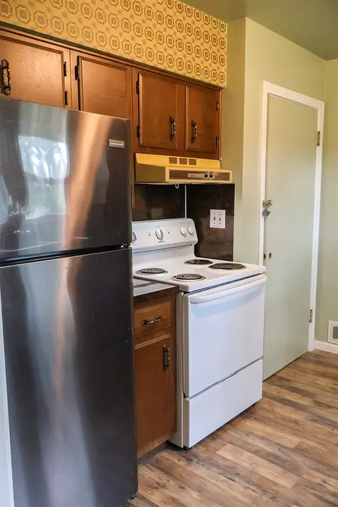 Kitchen - 114 E Southeastern, Galien, MI 49113 photo 2 of 4