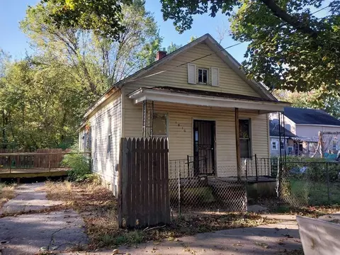 1810 Carroll, Saginaw, MI 48601