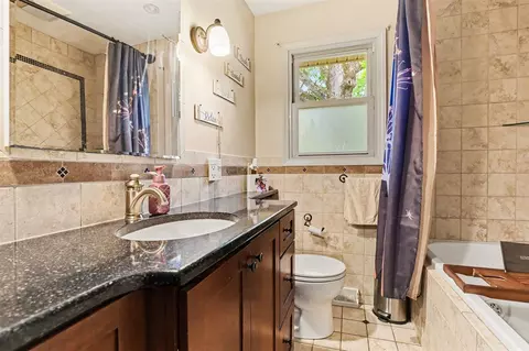Bath - 507 Floral, Belding, MI 48809 photo 1 of 2
