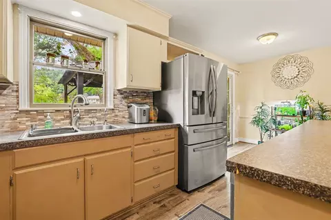 Kitchen - 507 Floral, Belding, MI 48809 photo 4 of 4