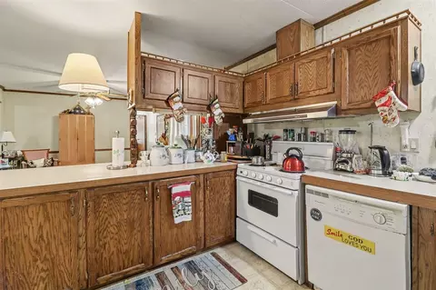 Kitchen - 17039 3rd, Arcadia, MI 49613 photo 4 of 5