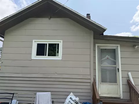 Exterior - 1004 S Jackson, Jackson, MI 49203 photo 6 of 7