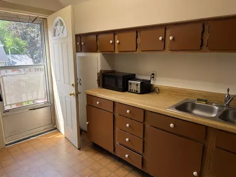 Kitchen - 1004 S Jackson, Jackson, MI 49203 photo 5 of 5