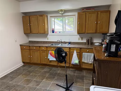 Kitchen - 1004 S Jackson, Jackson, MI 49203 photo 1 of 5