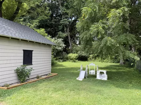 Exterior - 1004 S Jackson, Jackson, MI 49203 photo 3 of 7