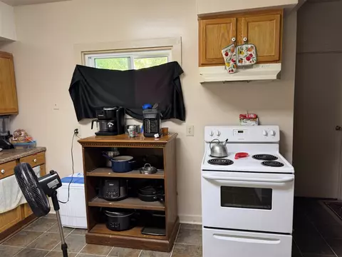 Kitchen - 1004 S Jackson, Jackson, MI 49203 photo 3 of 5