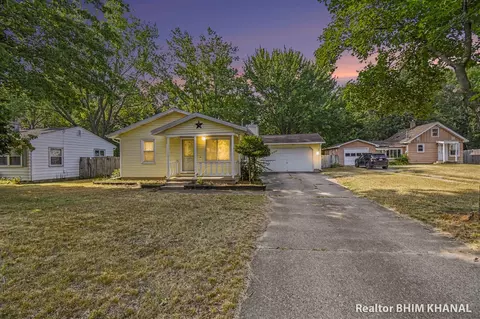 102 Sluyter, Grand Rapids, MI 49548