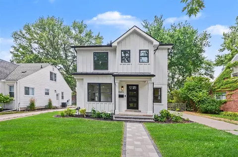 10810 Hart, Huntington Woods, MI 48070