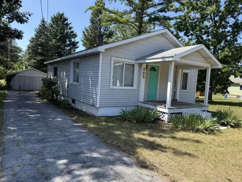905 N Gaylord, Ludington, MI 49431