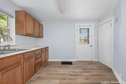 Entry Way - 224-226 Maple, Parchment, MI 49004 photo 2 of 2