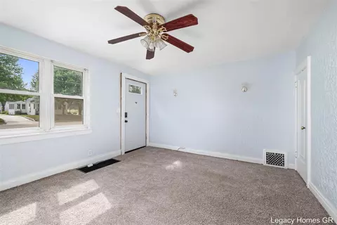 Living - 224-226 Maple, Parchment, MI 49004 photo 2 of 3