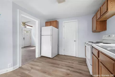 Entry Way - 224-226 Maple, Parchment, MI 49004 photo 1 of 2
