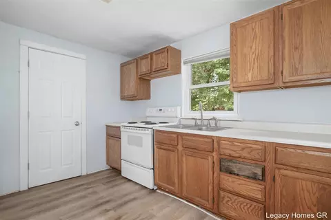 Kitchen - 224-226 Maple, Parchment, MI 49004 photo 2 of 3