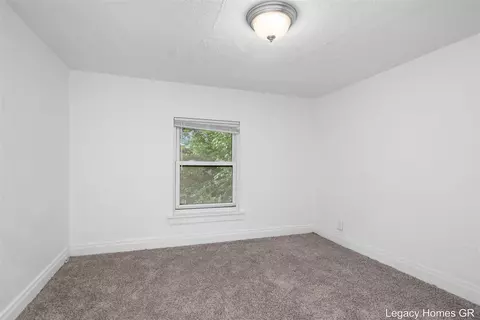 Bedroom - 224-226 Maple, Parchment, MI 49004 photo 6 of 7