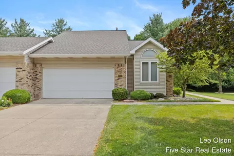 2220 Meadowglen #7, Grand Rapids, MI 49505