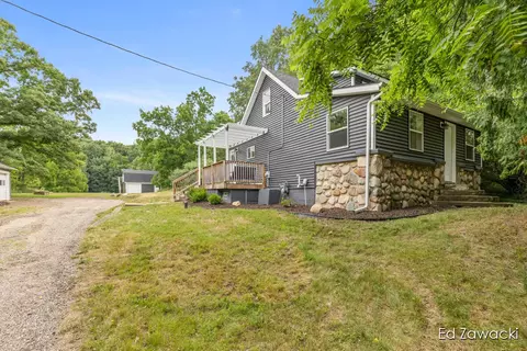 6691 Cannonsburg, Belmont, MI 49306