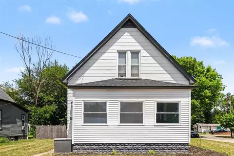 Exterior - 332 E Michigan, Three Rivers, MI 49093 photo 2 of 8