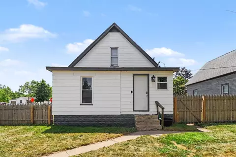 Exterior - 332 E Michigan, Three Rivers, MI 49093 photo 7 of 8
