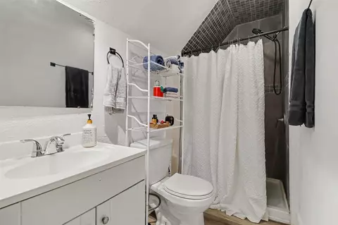 Bath - 332 E Michigan, Three Rivers, MI 49093 photo 1 of 2