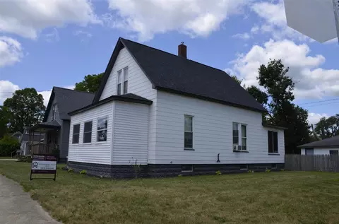332 E Michigan, Three Rivers, MI 49093 photo 2