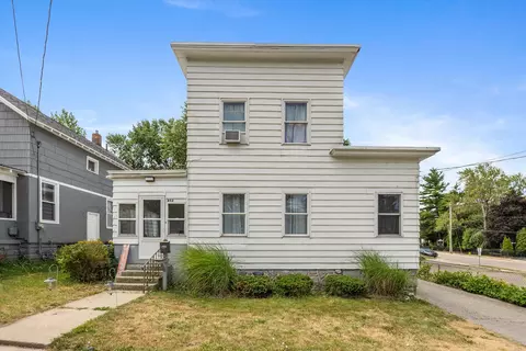 852 Leonard, Grand Rapids, MI 49503