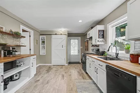 Kitchen - 418 Irish, Lyons, MI 48851 photo 1 of 2