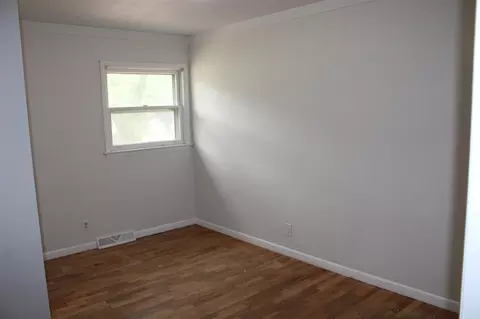 Bedroom - 3027 Tulsa, Jackson, MI 49203 photo 2 of 9