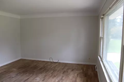 Living - 3027 Tulsa, Jackson, MI 49203 photo 3 of 6