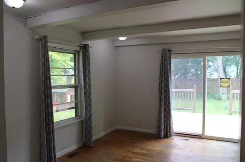 Living - 3027 Tulsa, Jackson, MI 49203 photo 5 of 6