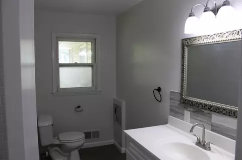 Bath - 3027 Tulsa, Jackson, MI 49203 photo 1 of 6