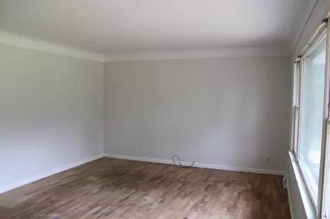 Living - 3027 Tulsa, Jackson, MI 49203 photo 1 of 6
